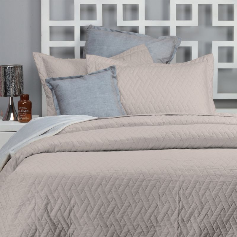 Cubrelecho unicolor repujado taupe - almacenesbrissa