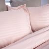 Plumon-mas-fundon-para-almohada-en-tela-embosada-rosa-plata