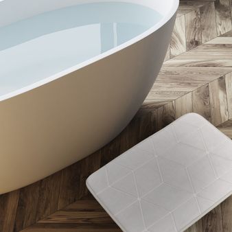 SET-2-TAPETES-BAÑO-ESPUMA-40-60CMS-CUBOS-GRIS-CLARO-BR