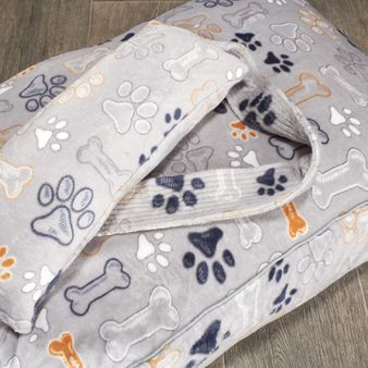 CAMA-ALMOHADA-MASCOTA-FLANNEL-744611-HUESOS-GRIS-CLARO