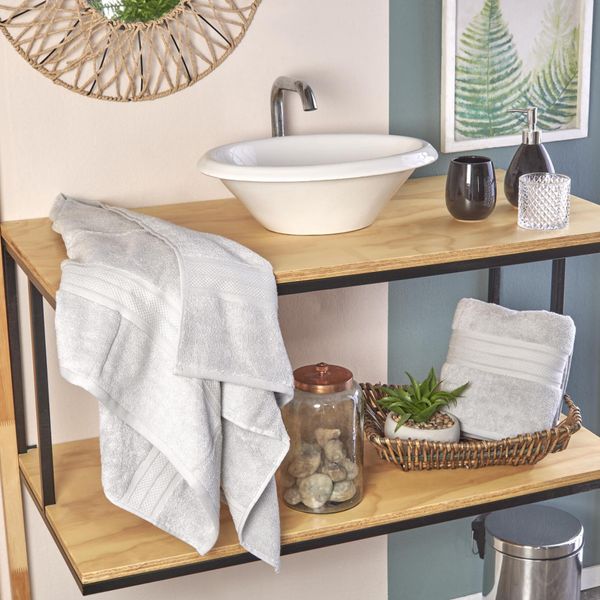 SET-2-TOALLAS-BAÑO-ALG-575GSM-68-135CM-VALENCIA-GRIS-NIEVE