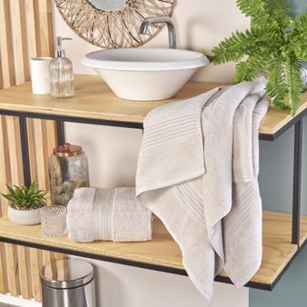 SET-2-TOALLAS-BAÑO-ALG-575GSM-75-145CM-ALCALA-PERLA-BR