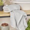 SET-2-TOALLAS-CARA-ALG-575GSM-40-70CM-ALCALA-GRIS-NIEVE-BR