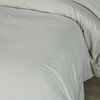 FORRO-PLUMON-300-HILOS-TIPO-HOTEL-EXTRADOBLE-GRIS-NIEVE