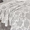 CUBRECAMA-JACQ-REVER-EXTRADOBLE-FLORES-GRIS--NIEVE