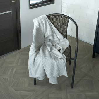 MANTA-EMBOSADA-FLANNEL-FLEECE-130X170-GRIS-CLARO