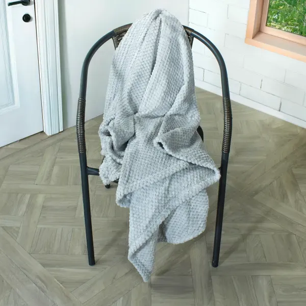 MANTA-FLANNEL-JACQUARD-130X170-CADENA-GRIS-NIEVE_7702997049330