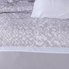 PQT-CUBRE-JGO-SABA-MICRO-BORD-EXTRADOBLE-KIRIA-MALVA-GRIS