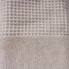 TOALLA-ALG-550GSM-BANO-70X130-CENEFA-WAFFLE-PERLA_7702997753442_1