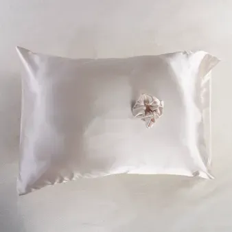 FUNDA-BAMBA-SATIN-UNI-50x70-PLATA_7702997556166